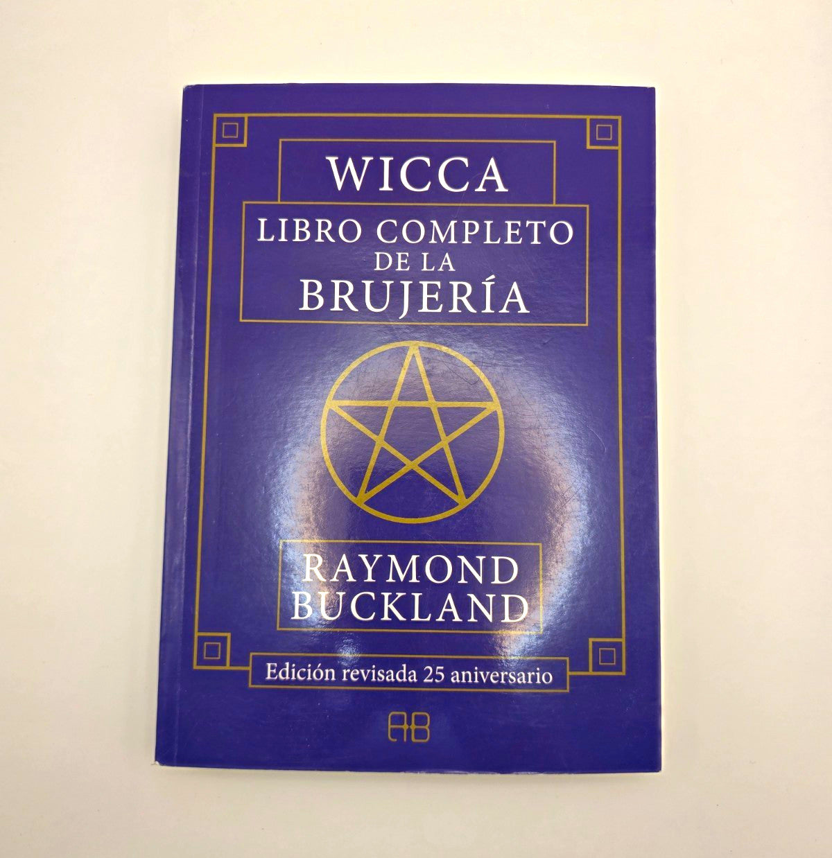 Raymond Buckland Wicca Libro Completo de la Brujería Paperback (Spanish)
